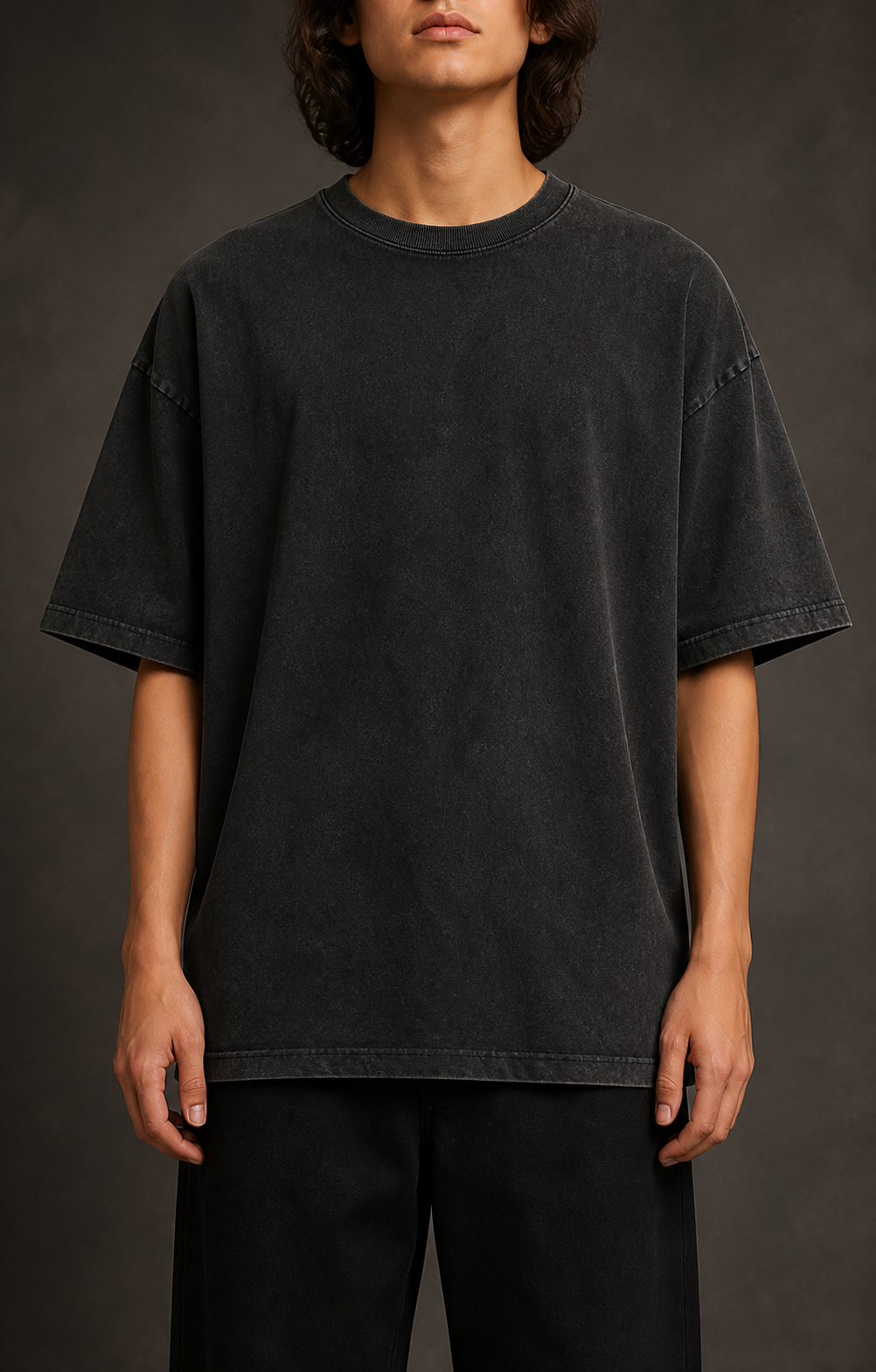 Model wearing the Artazyn oversized snow-washed tee